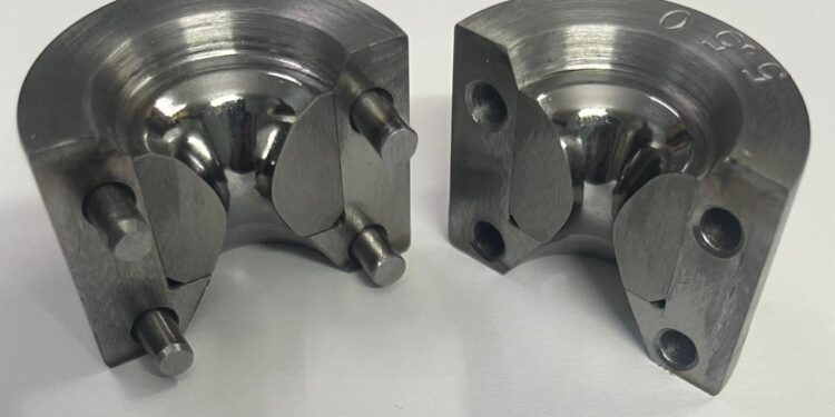 Split Compacting Dies